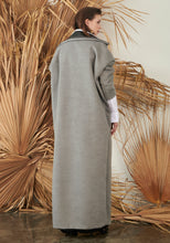 Load image into Gallery viewer, Farwa Coat
