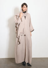 Load image into Gallery viewer, Light wool Beige Abaya &amp; Shayla
