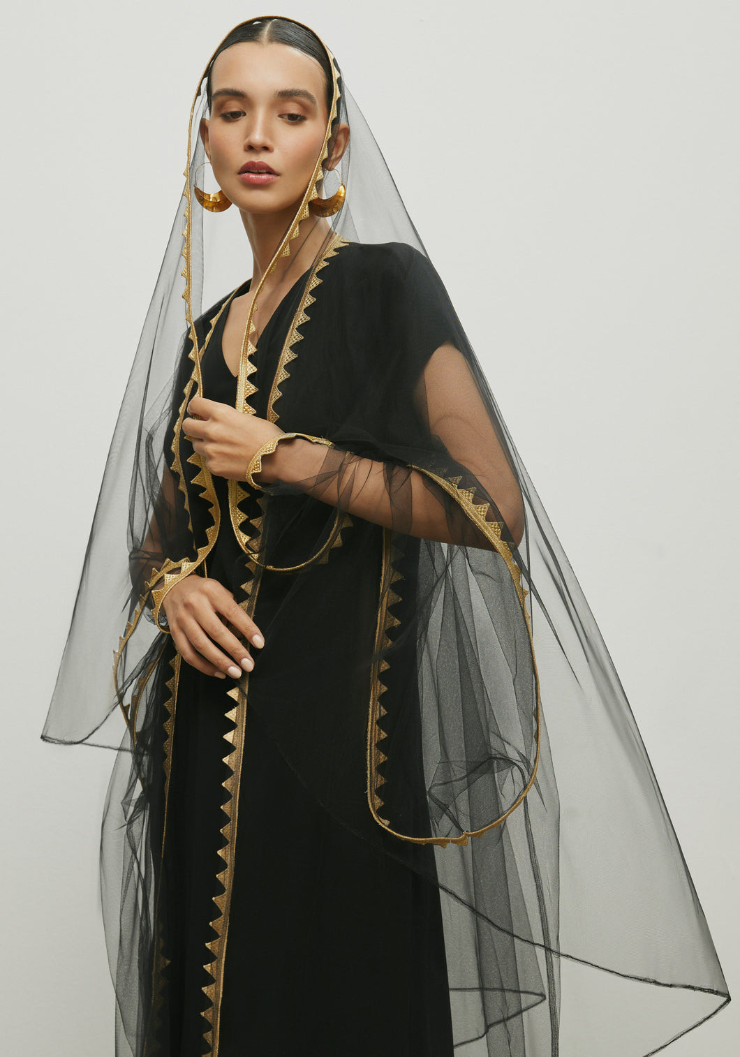 TULLE BLACK AND GOLD ABAYA/SHAYLA